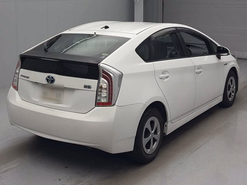 TOYOTA PRIUS