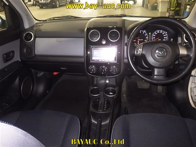 MAZDA VERISA