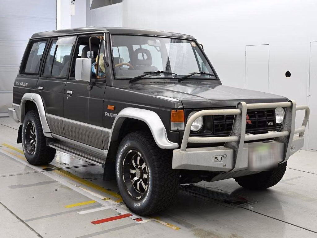 MITSUBISHI PAJERO