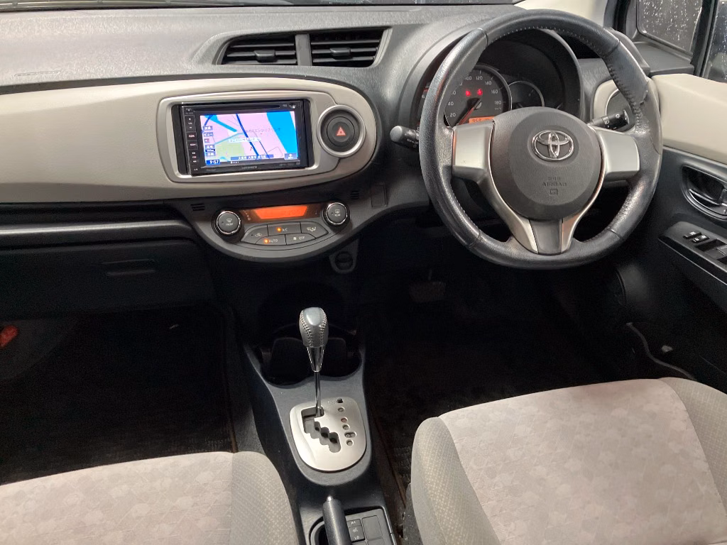 TOYOTA VITZ