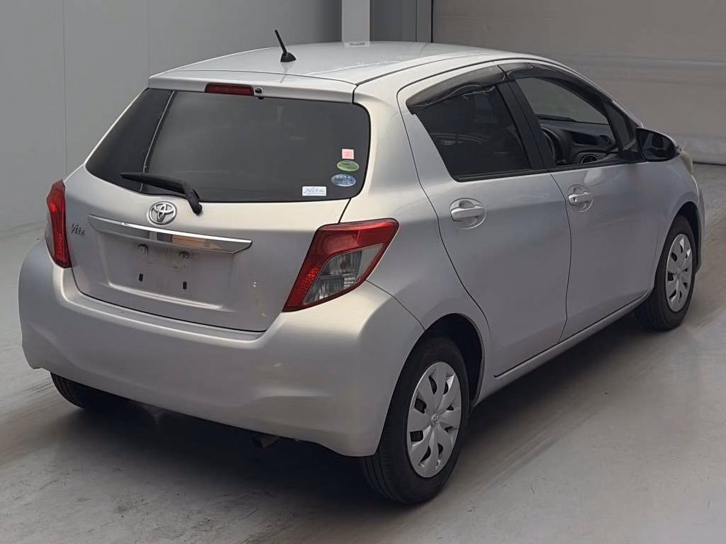 TOYOTA VITZ