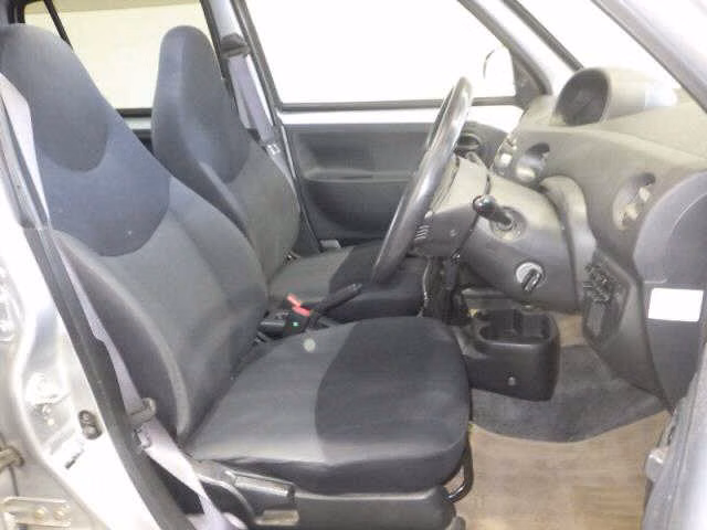 DAIHATSU ESSE