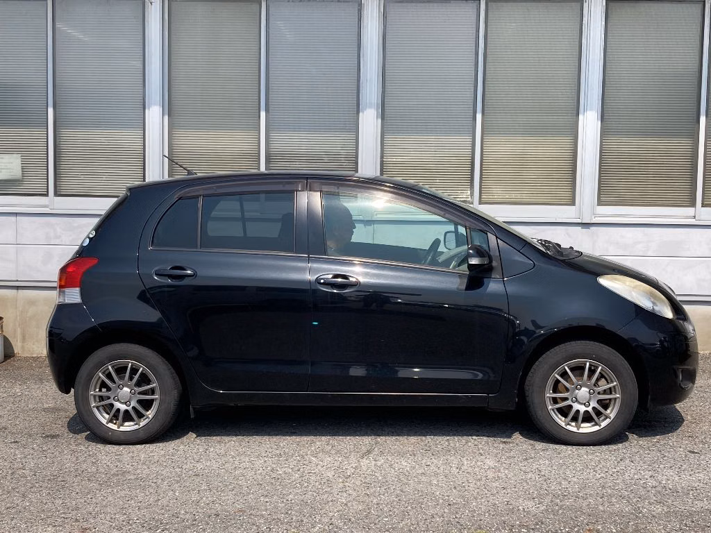 TOYOTA VITZ