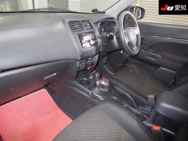 MITSUBISHI RVR