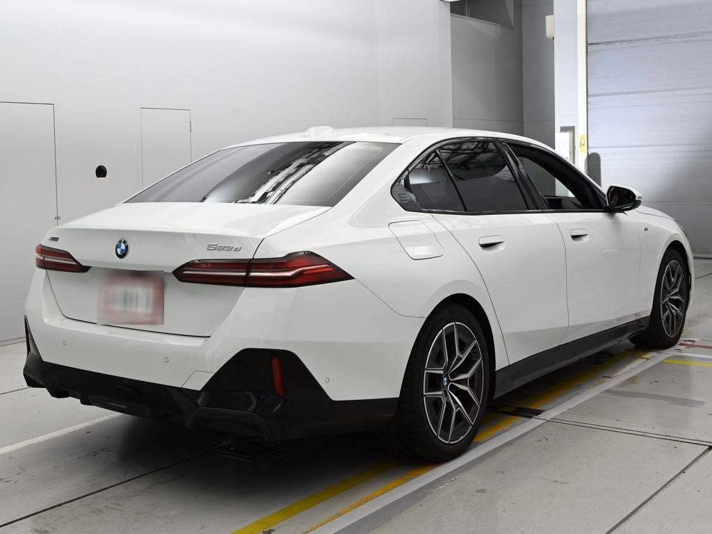BMW 5-SERIES