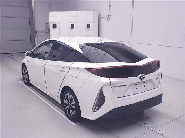 TOYOTA PRIUS PHV