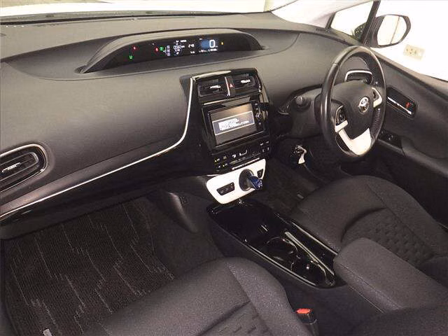 TOYOTA PRIUS PHV