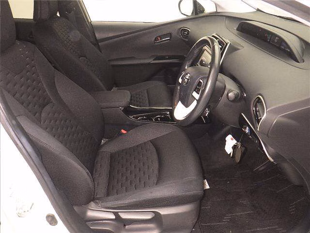 TOYOTA PRIUS PHV