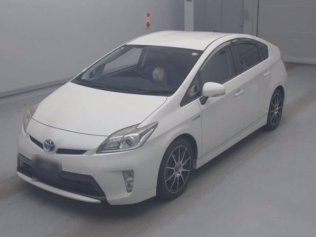 TOYOTA PRIUS