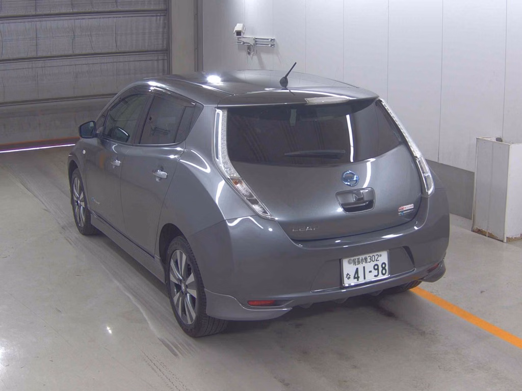 NISSAN LEAF