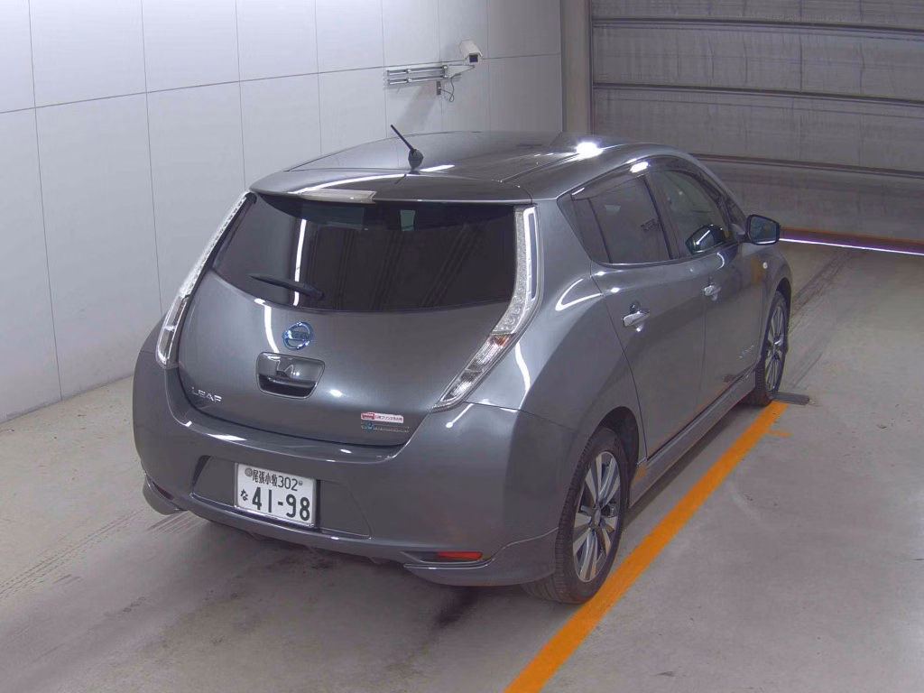 NISSAN LEAF