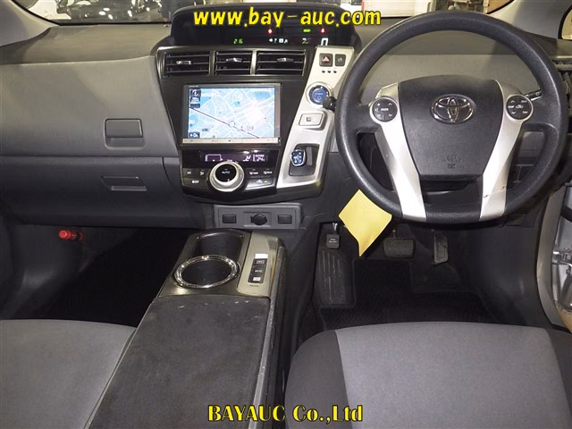 TOYOTA PRIUS ALPHA
