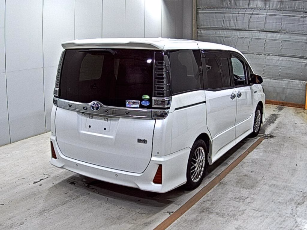 TOYOTA VOXY