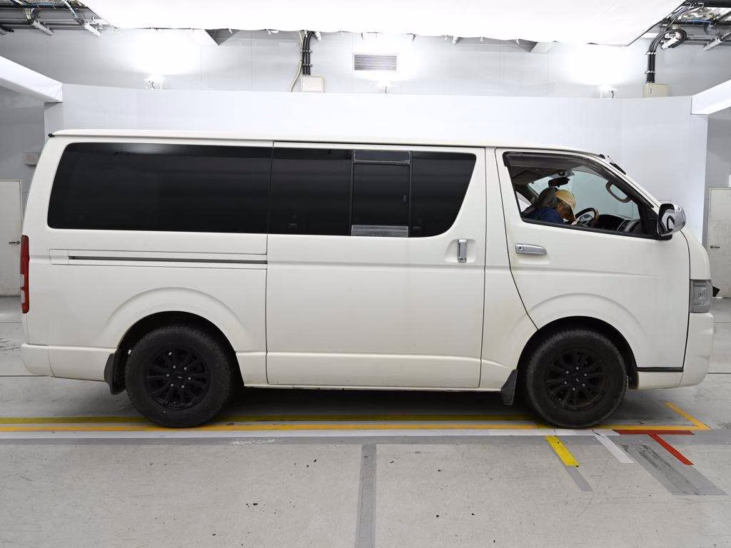 TOYOTA REGIUS ACE