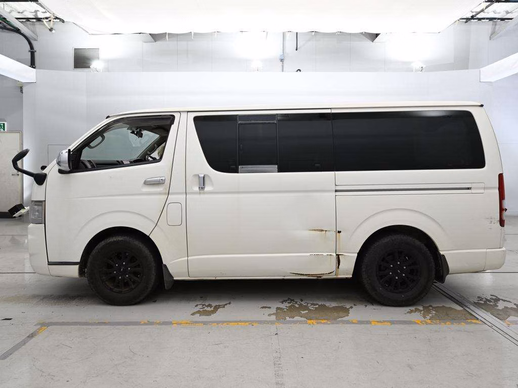 TOYOTA REGIUS ACE