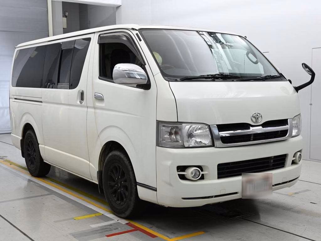 TOYOTA REGIUS ACE
