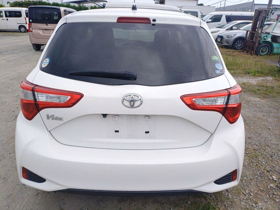 TOYOTA VITZ