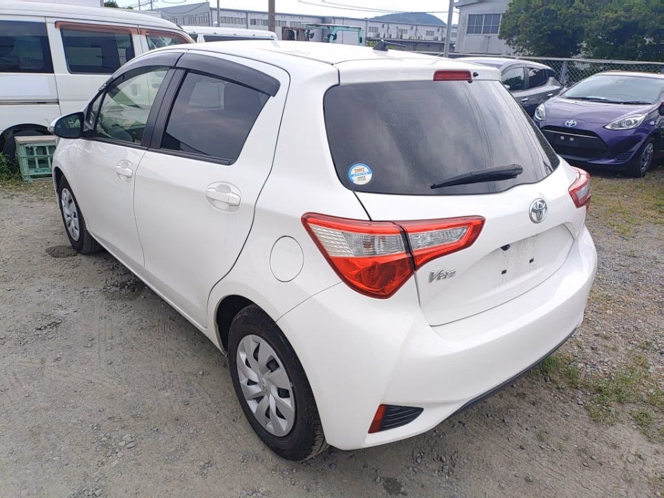 TOYOTA VITZ