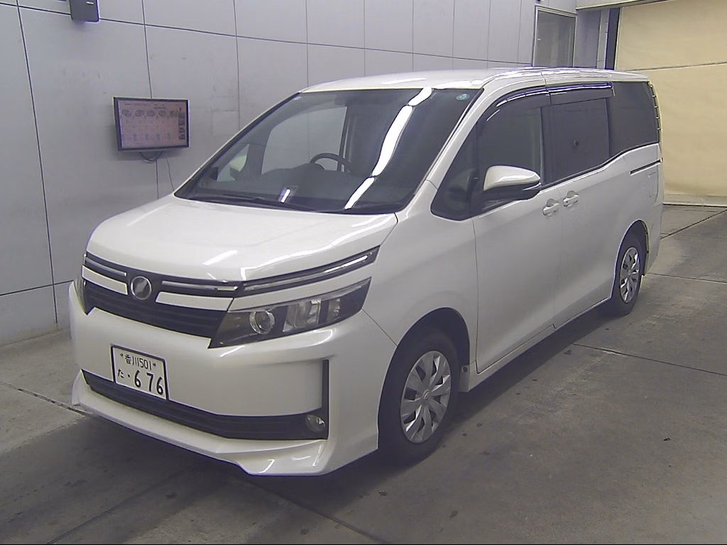 TOYOTA VOXY