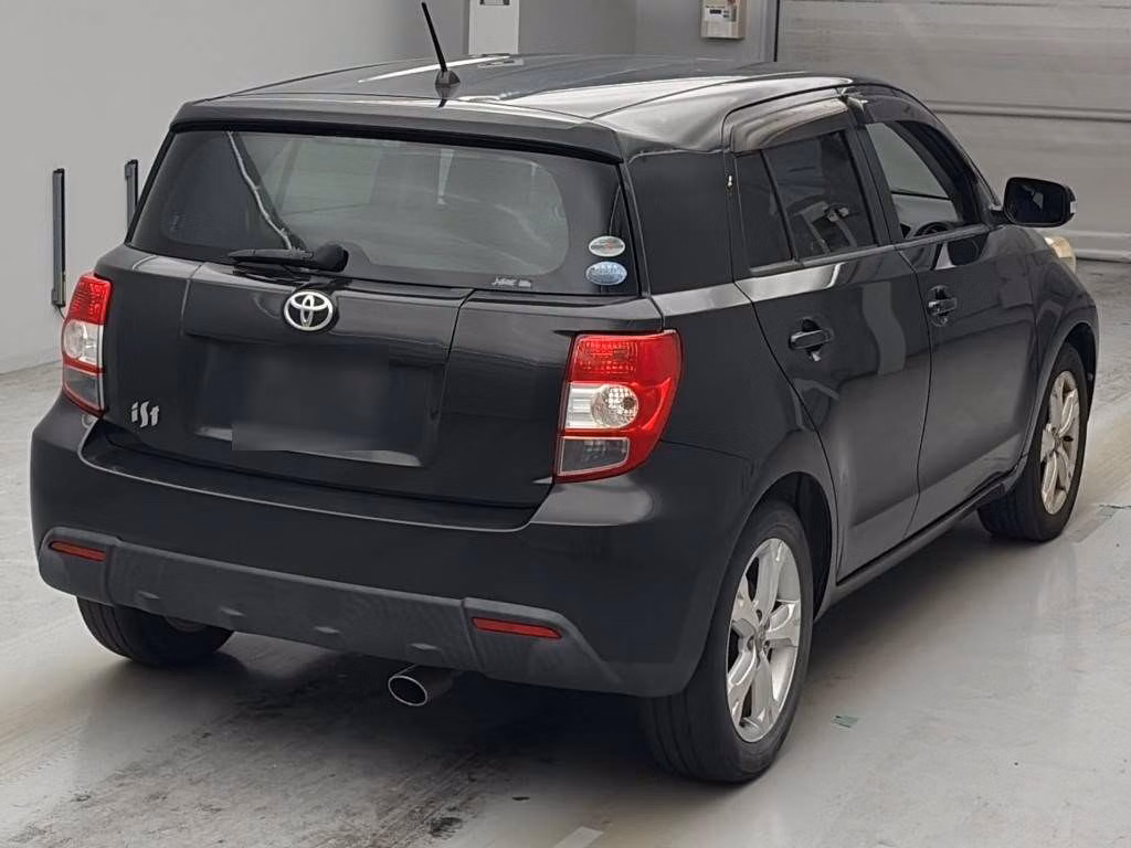 TOYOTA IST