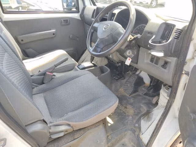 NISSAN NV100 CLIPPER