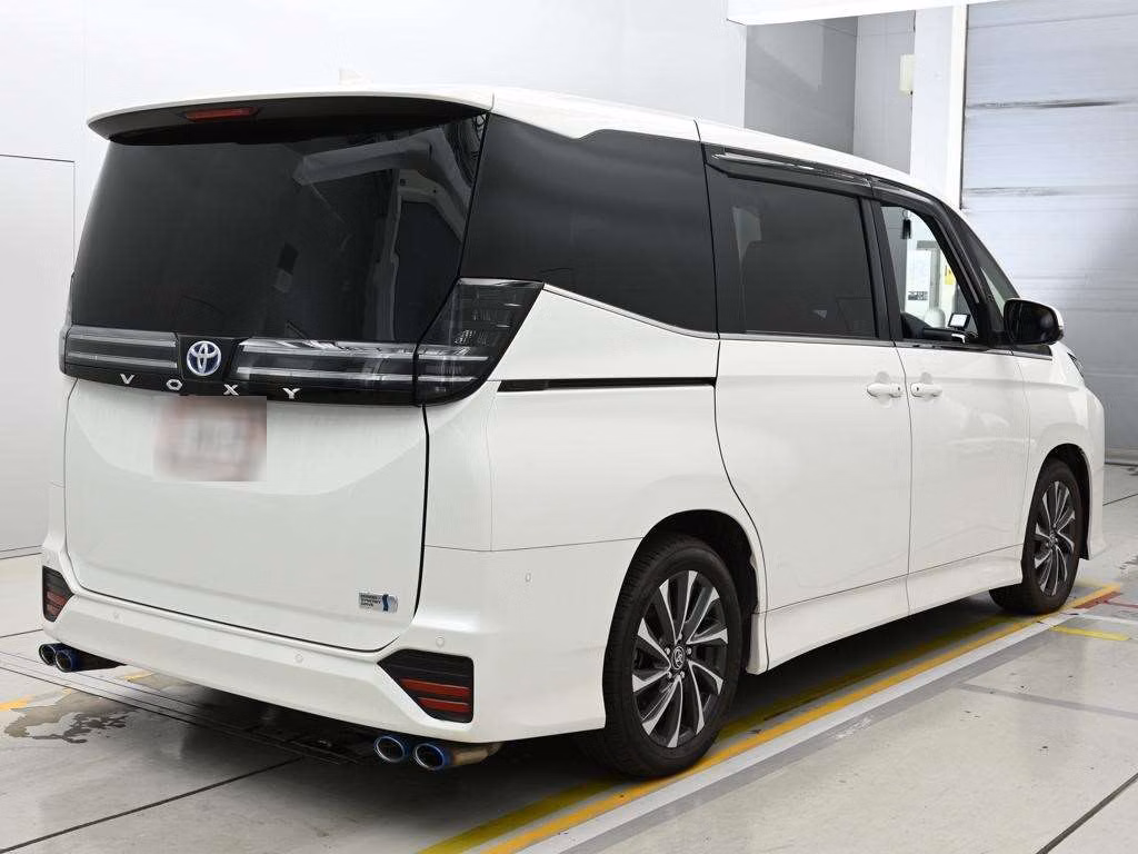 TOYOTA VOXY