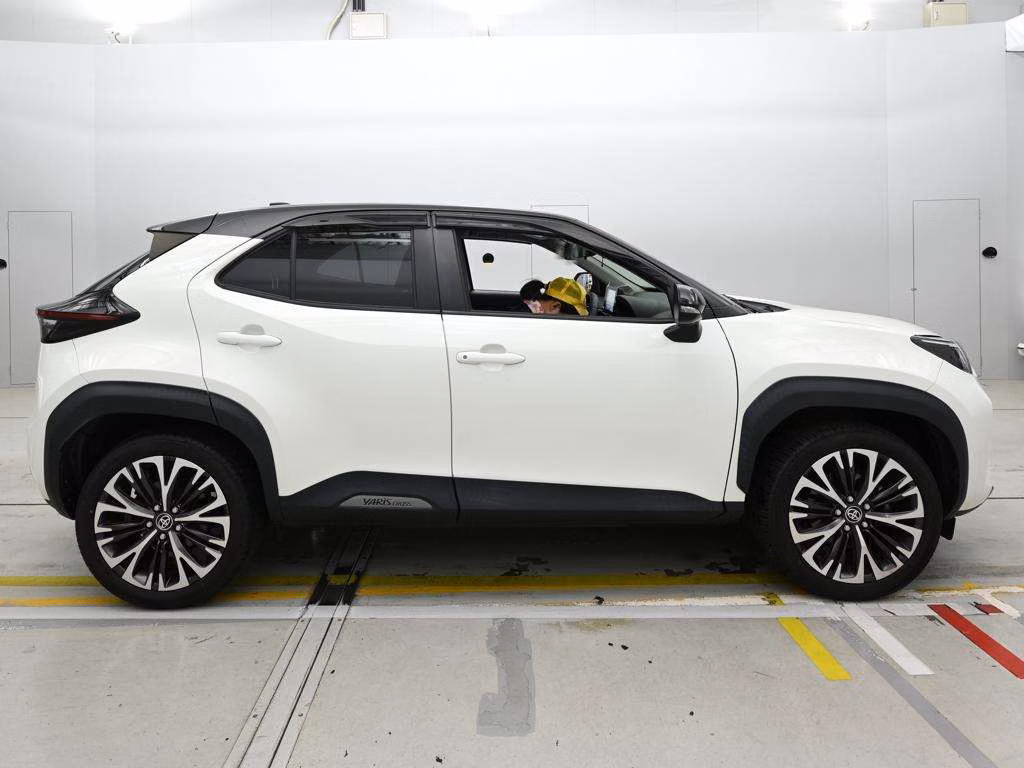TOYOTA YARIS CROSS