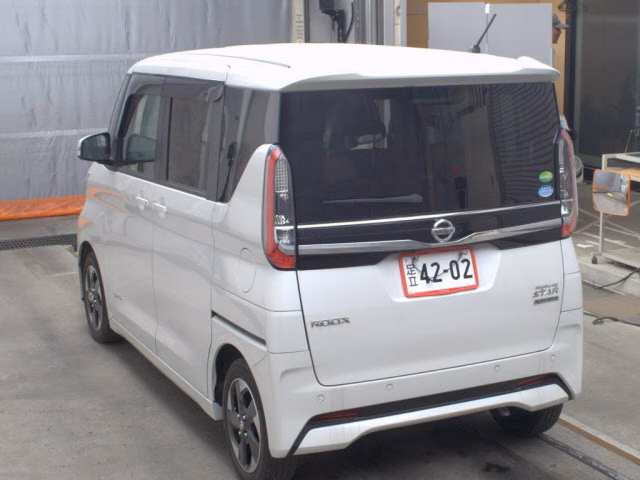 NISSAN ROOX
