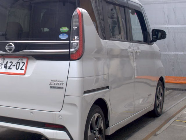 NISSAN ROOX