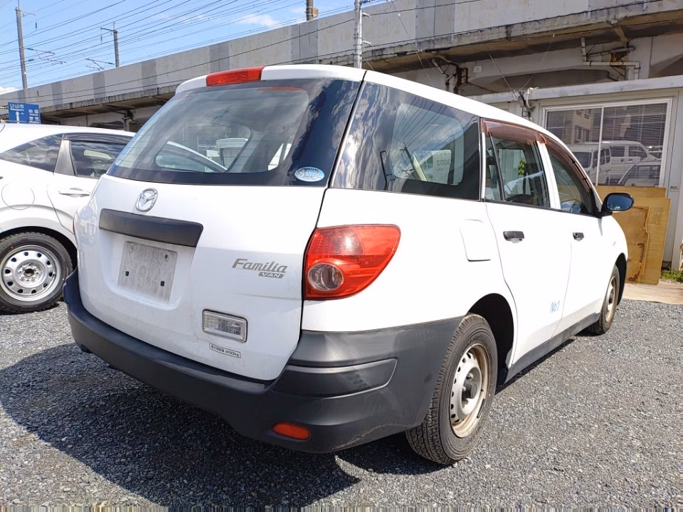 MAZDA FAMILIA