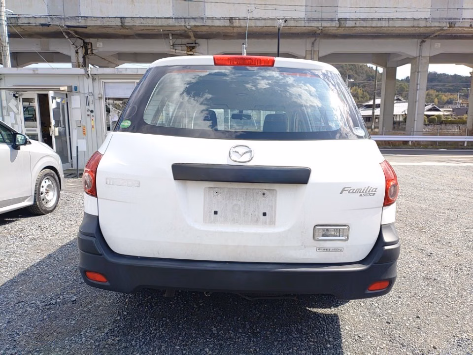 MAZDA FAMILIA