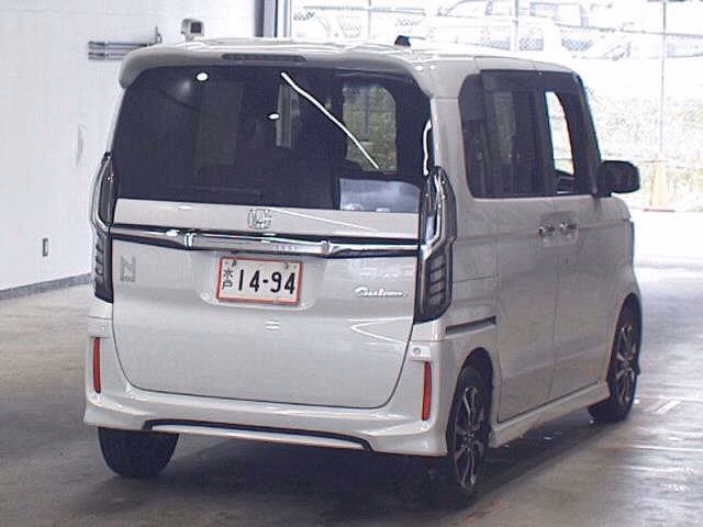 HONDA N-BOX