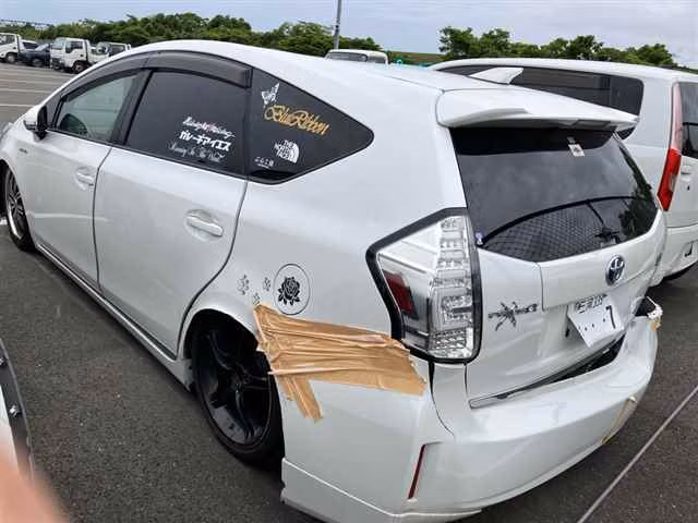 TOYOTA PRIUS ALPHA