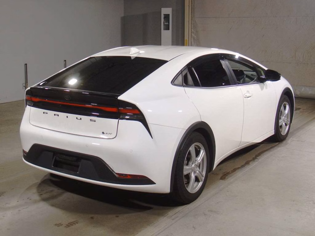 TOYOTA PRIUS