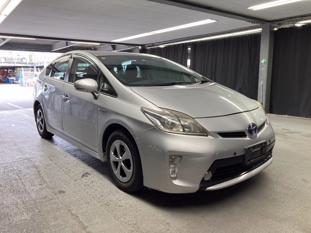 TOYOTA PRIUS