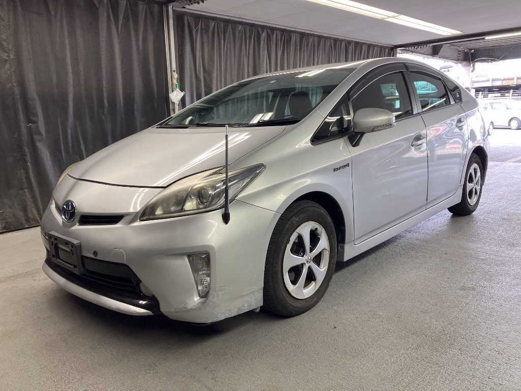 TOYOTA PRIUS