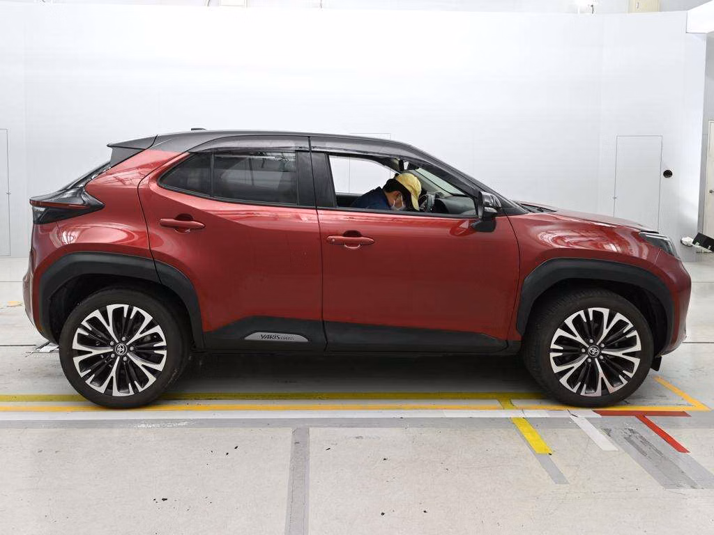 TOYOTA YARIS CROSS