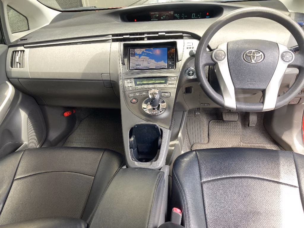 TOYOTA PRIUS