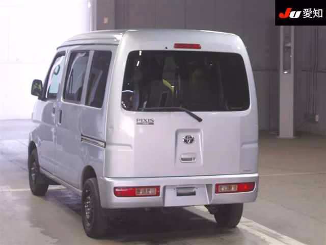 TOYOTA PIXIS VAN