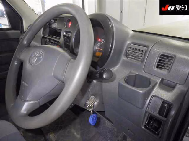 TOYOTA PIXIS VAN