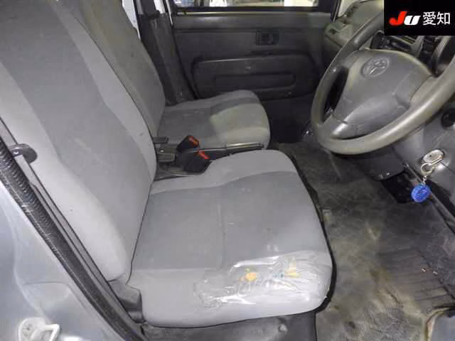 TOYOTA PIXIS VAN