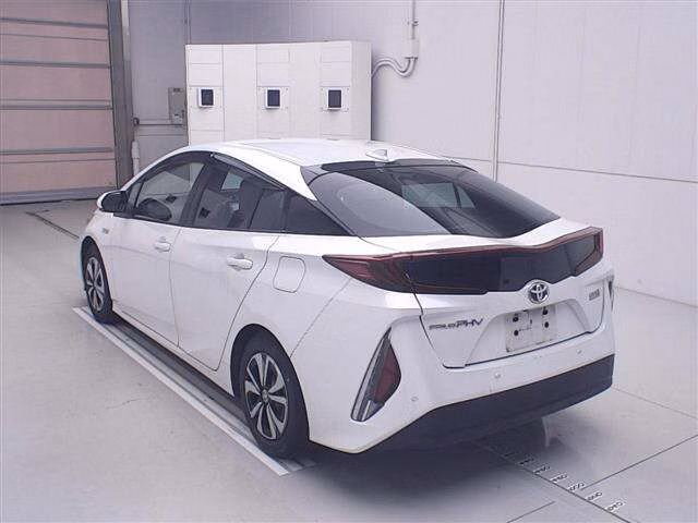TOYOTA PRIUS PHV