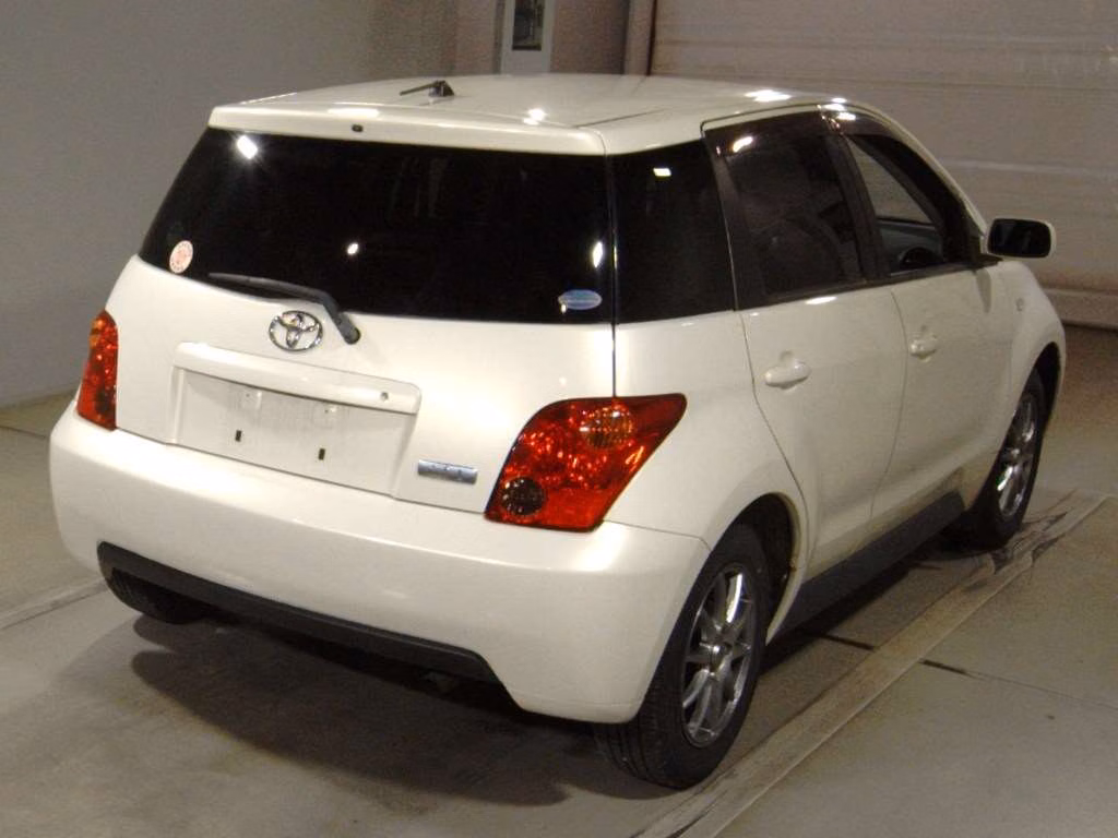 TOYOTA IST