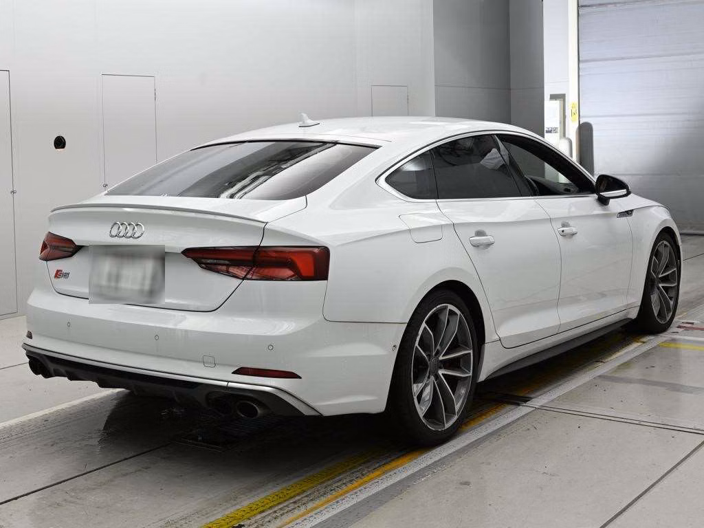 AUDI S5