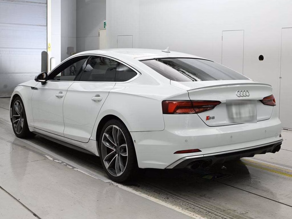 AUDI S5