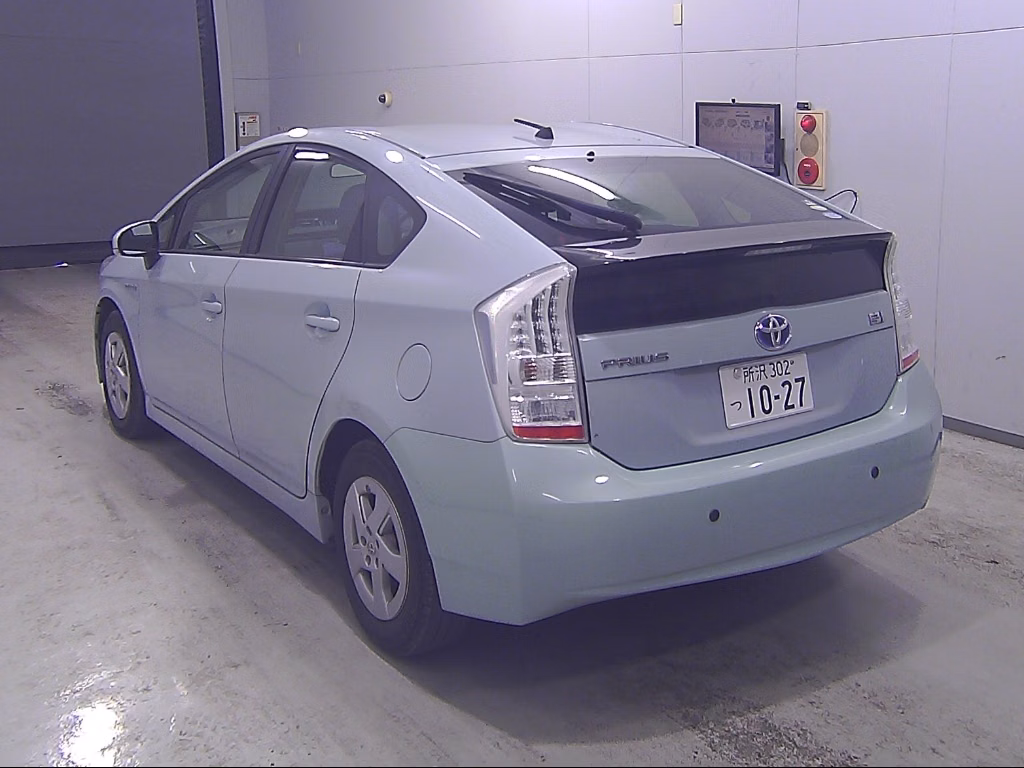 TOYOTA PRIUS