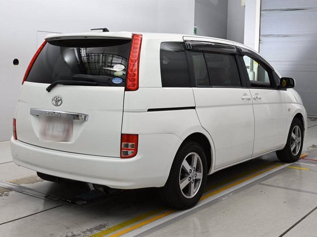 TOYOTA ISIS