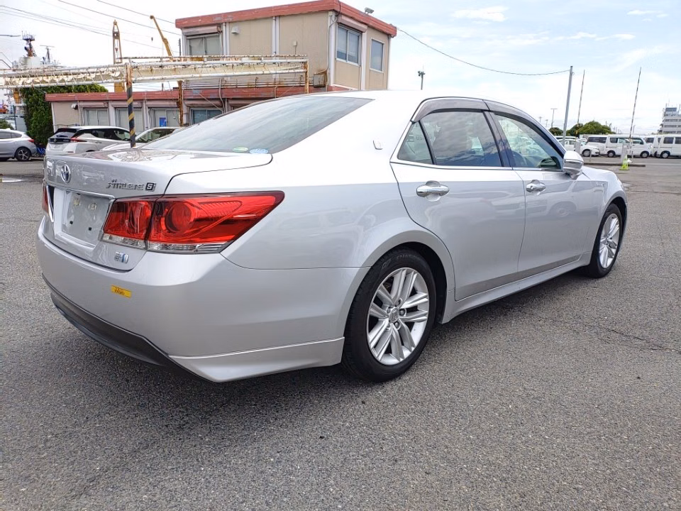 TOYOTA CROWN