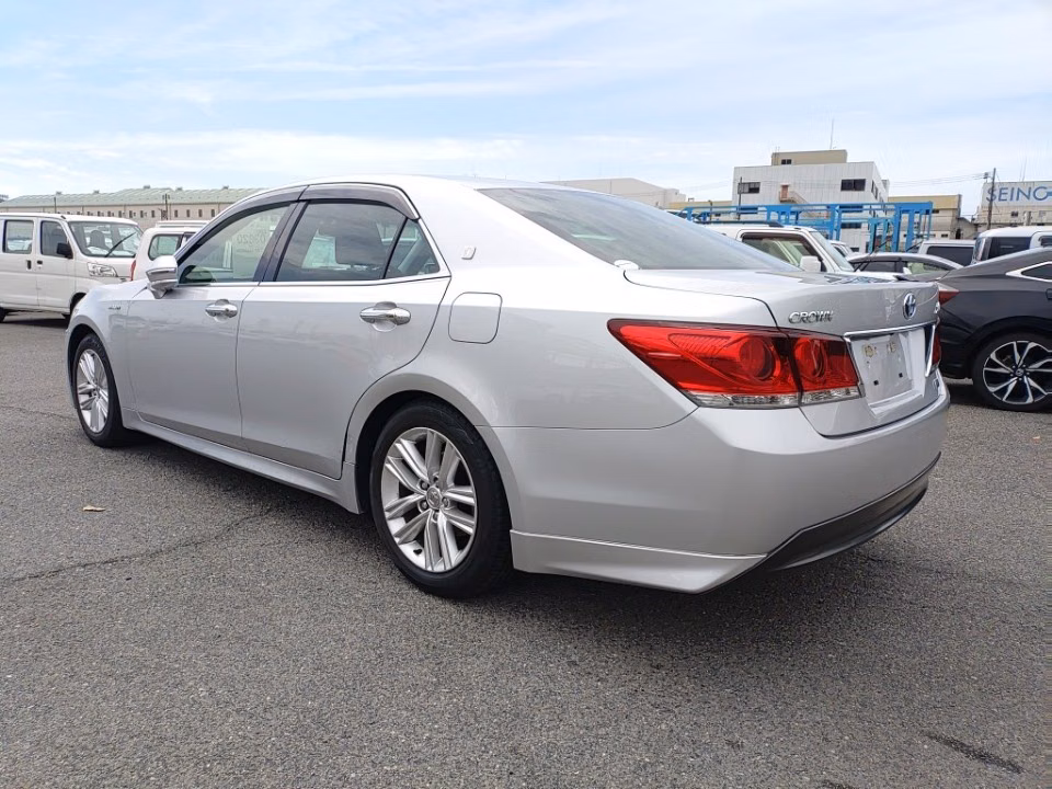 TOYOTA CROWN