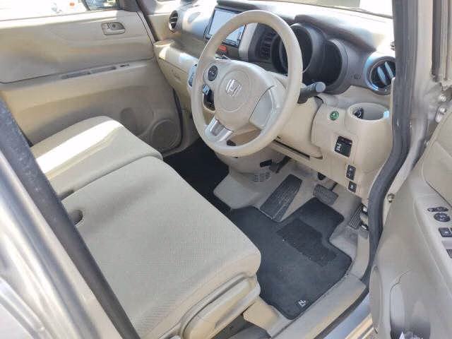 HONDA N-BOX+